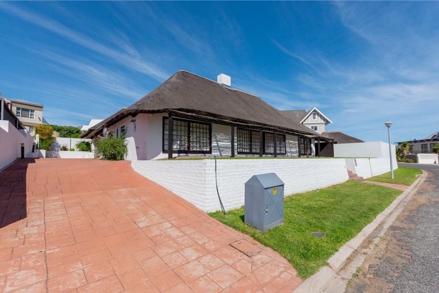5 Bedroom Property for Sale in Myburgh Park Western Cape